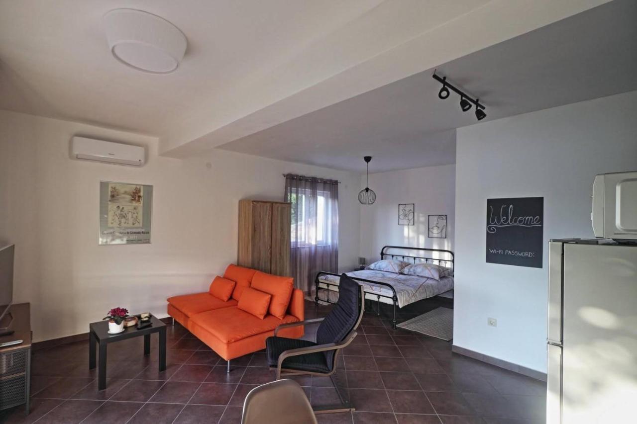 Apartman Studio Pesja Omišalj Kültér fotó