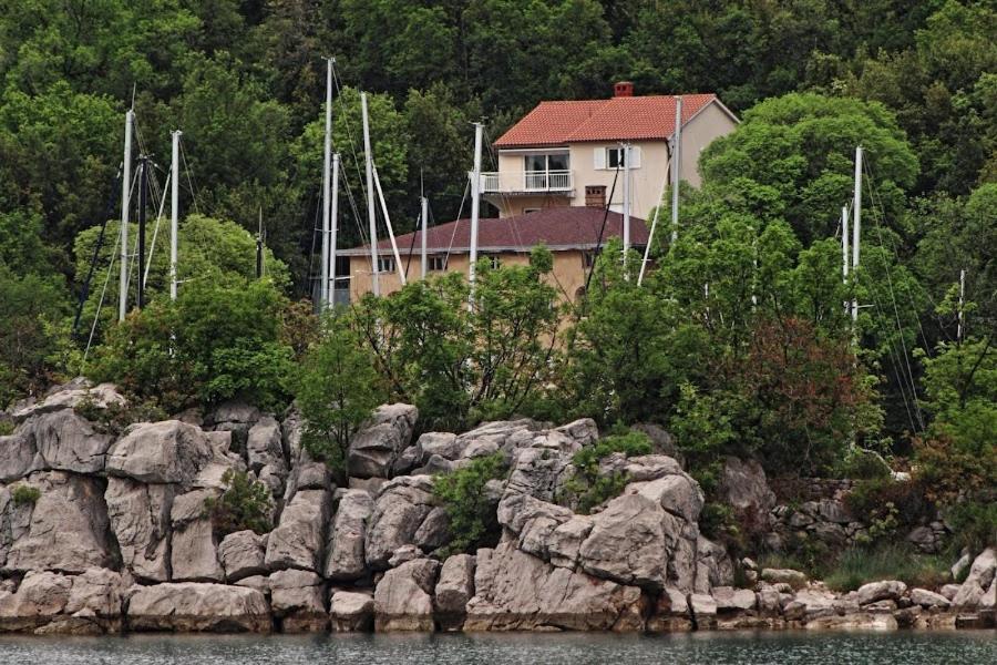 Apartman Studio Pesja Omišalj Kültér fotó